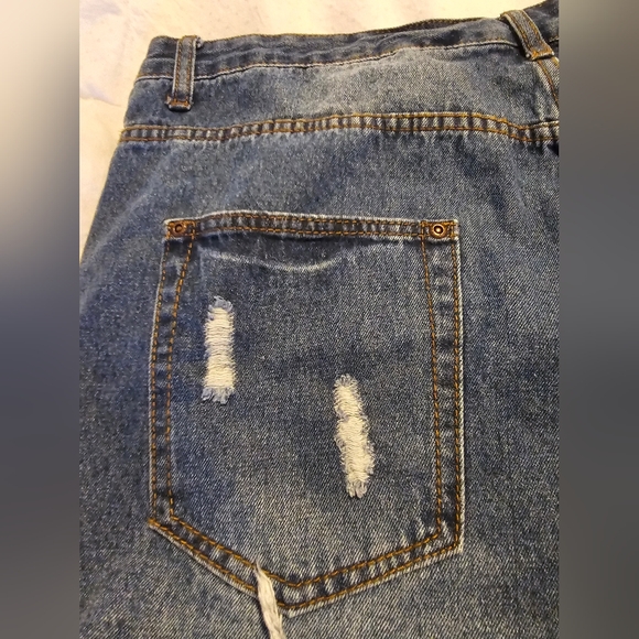 BooHoo Non-Stretch Dark Denim Shorts - Picture 5 of 6